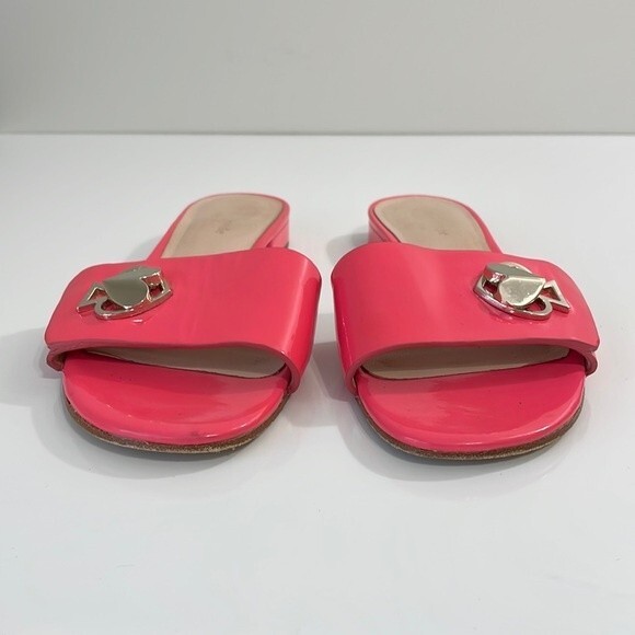 Kate Spade Ferry‎ Size 6 pink patent leather slides sandals w/ silver logo.  EUC - Picture 3 of 10